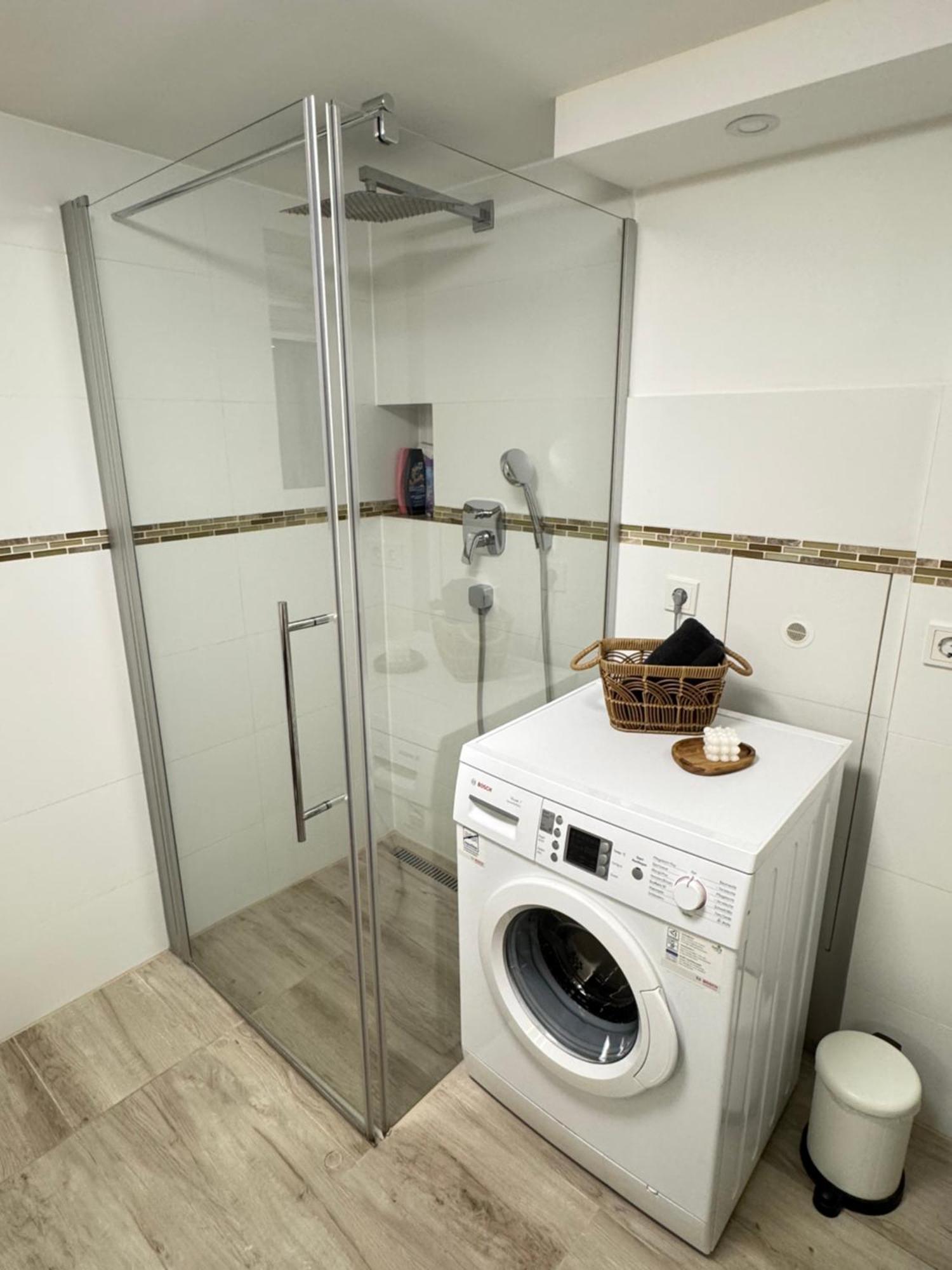 Family & Friends Hannover 75M2, Messe Ngoại thất bức ảnh