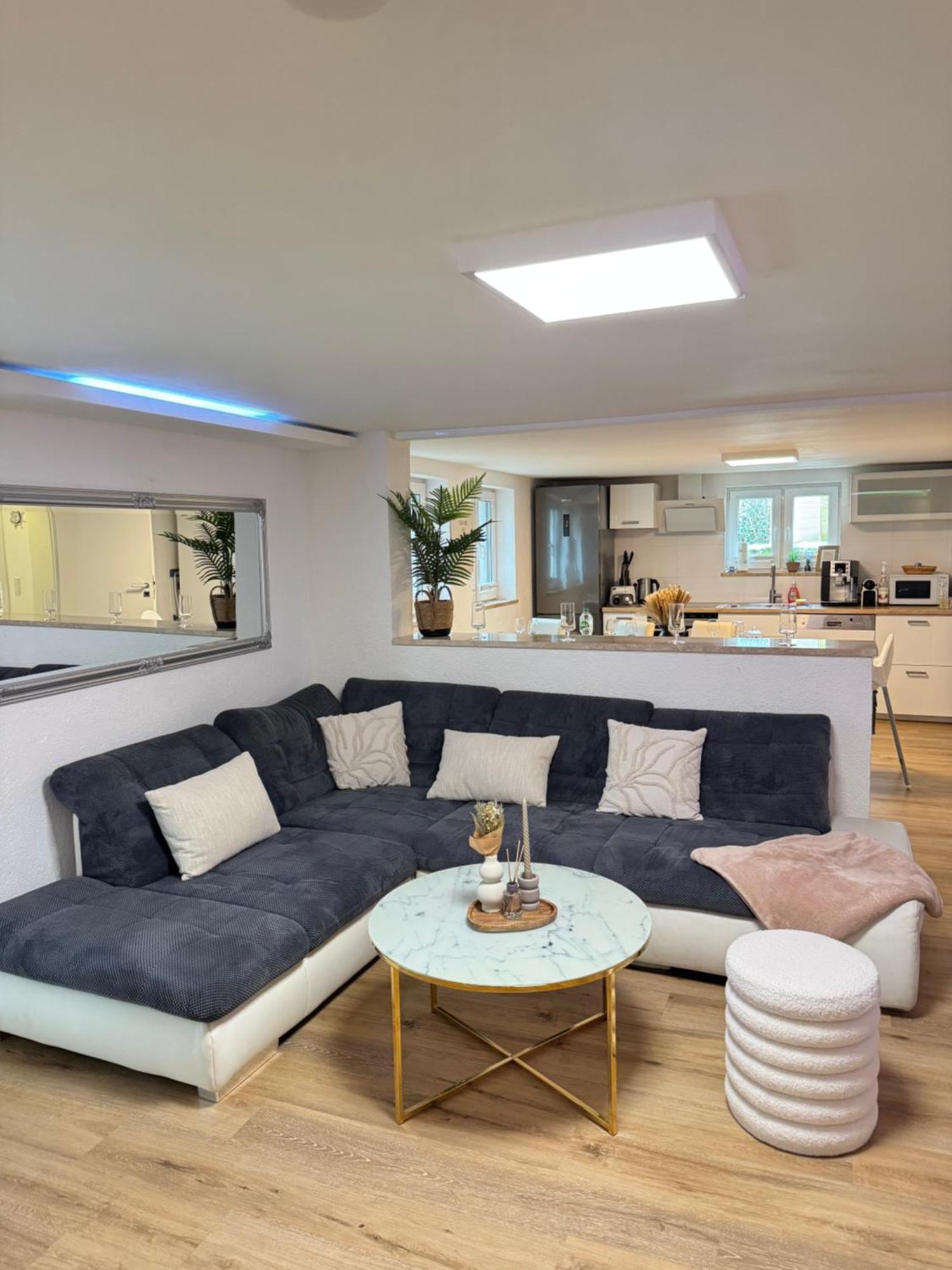 Family & Friends Hannover 75M2, Messe Ngoại thất bức ảnh